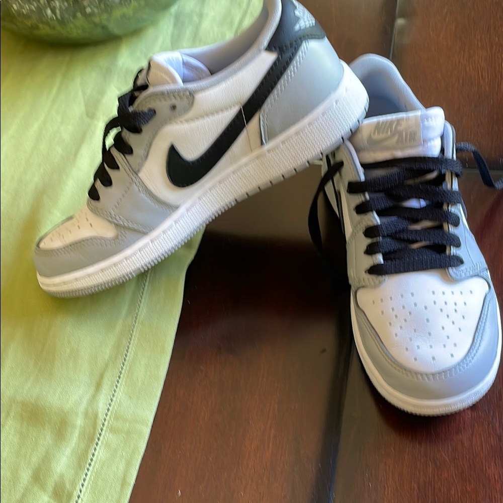 Kids Nike Air Jordan Low-Top Sneakers in Gray and White - Picture 2 of 8